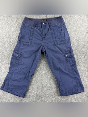 Lee Women's Relaxed Fit Mid Rise Blue Cargo Capris in Medium